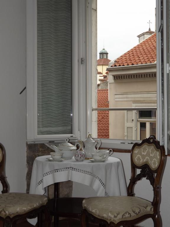 B&B Gens Julia Триест Екстериор снимка