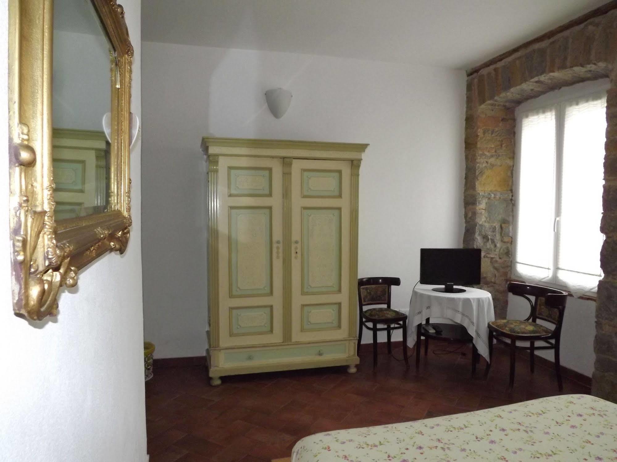 B&B Gens Julia Триест Екстериор снимка